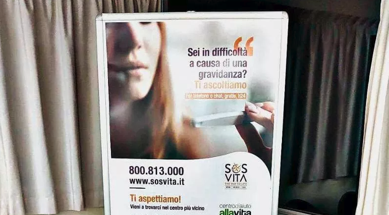 Firenze. Solidarietà a Movimento per la Vita per vergognosa rimozione del manifesto SOS Vita 1